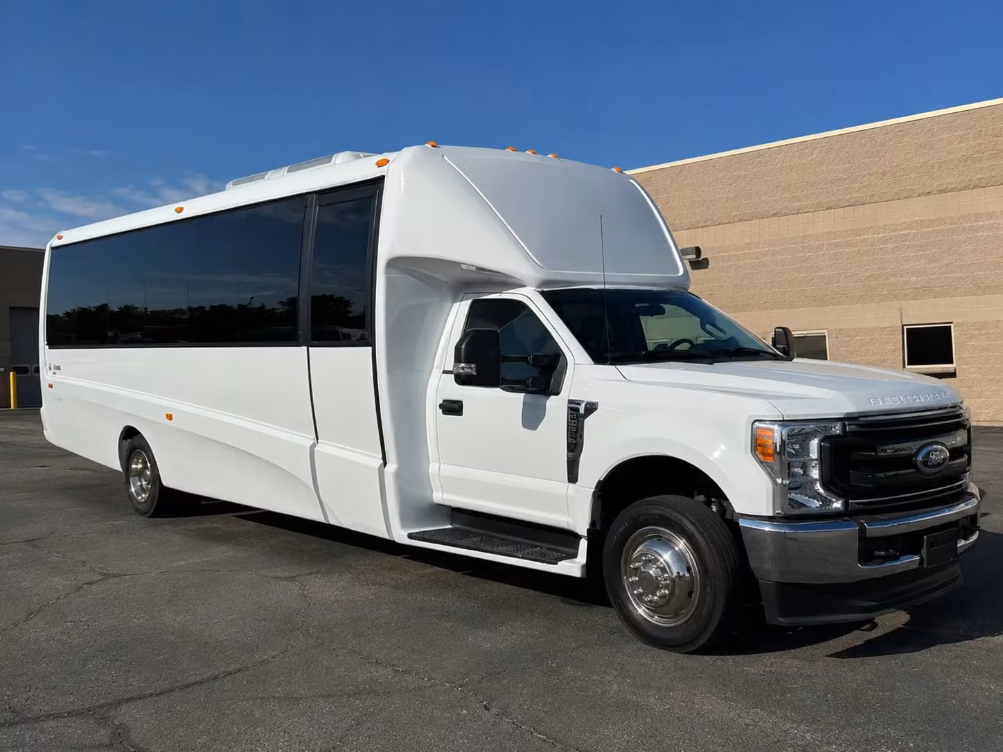 15 passenger minibus