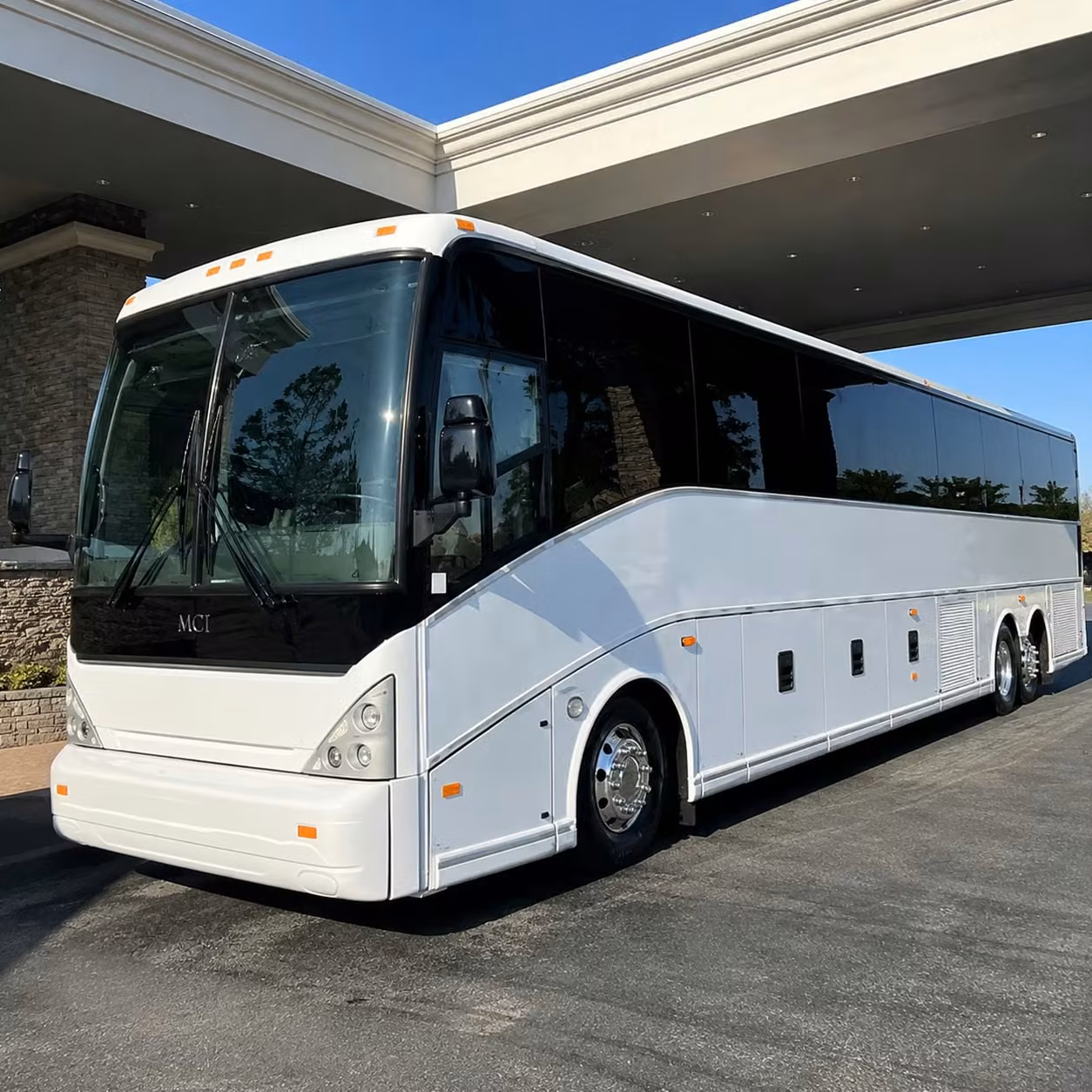 provo groups heading to salt lake city international airport trust charterbusprovo com for reliable airport transfers
